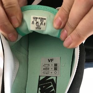 vans size label